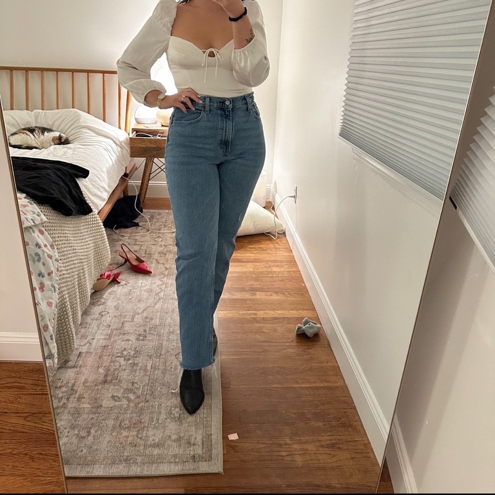 Abercrombie 90s Straight Ultra High Rise Jeans